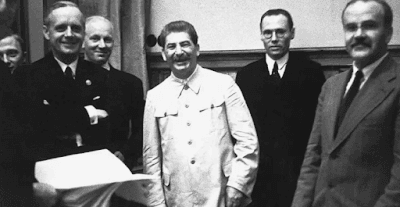 Pacto Ribbentrop-Mólotov, el Tratado de No Agresión germano-soviético y la invasión de Polonia